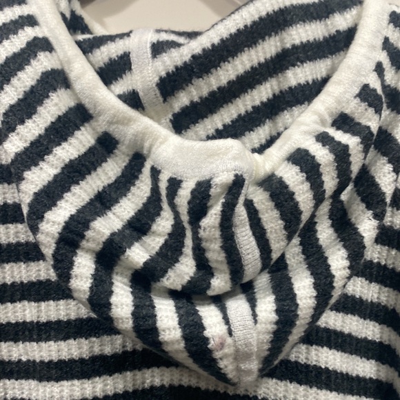 NWT gap grey white striped hooded sweater XL tall - Picture 3 of 11